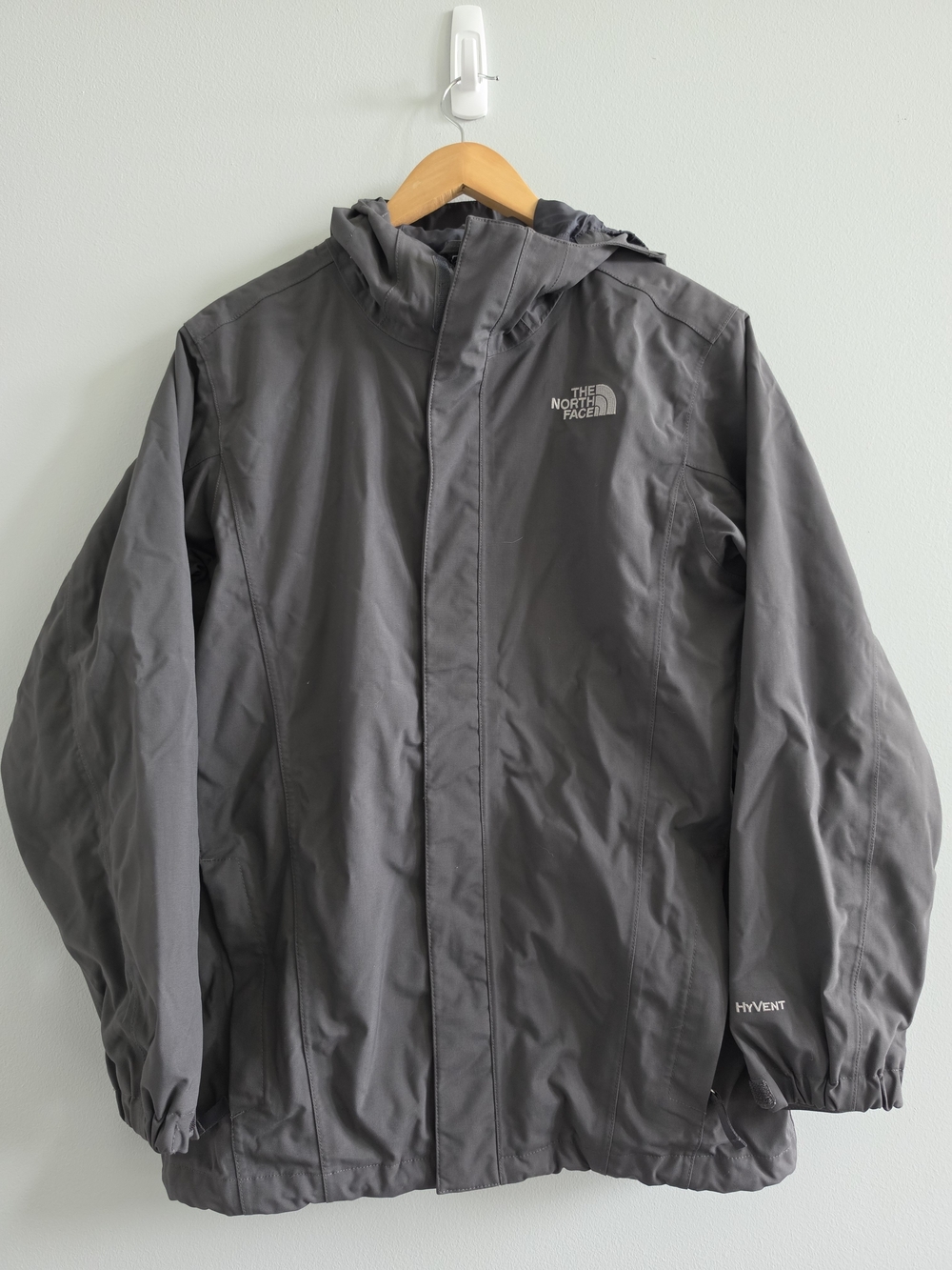The North Face HyVent Youth XL Gray Hooded Midweight Jacket